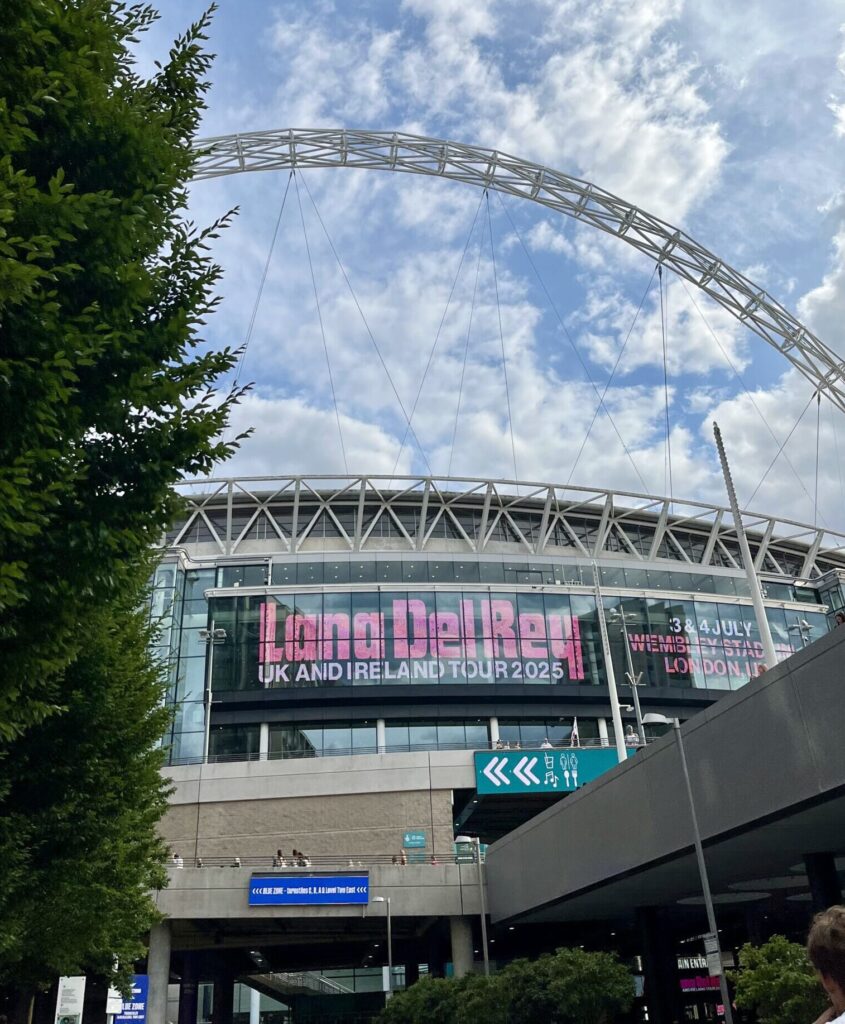 Review of Lana del Rey's first night at Wembley stadium on 3 July 2025 - amyleighchandler